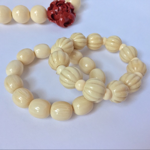 pair of bracelets - Picture 1 of 2